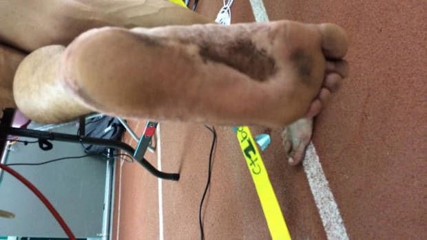 Andrew Snope barefoot runner
